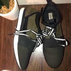 Steve Madden Army Green sneaker